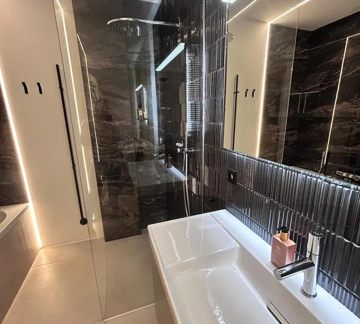 Luxurious Apartment At Rai -4P Amsterdam Netherlands